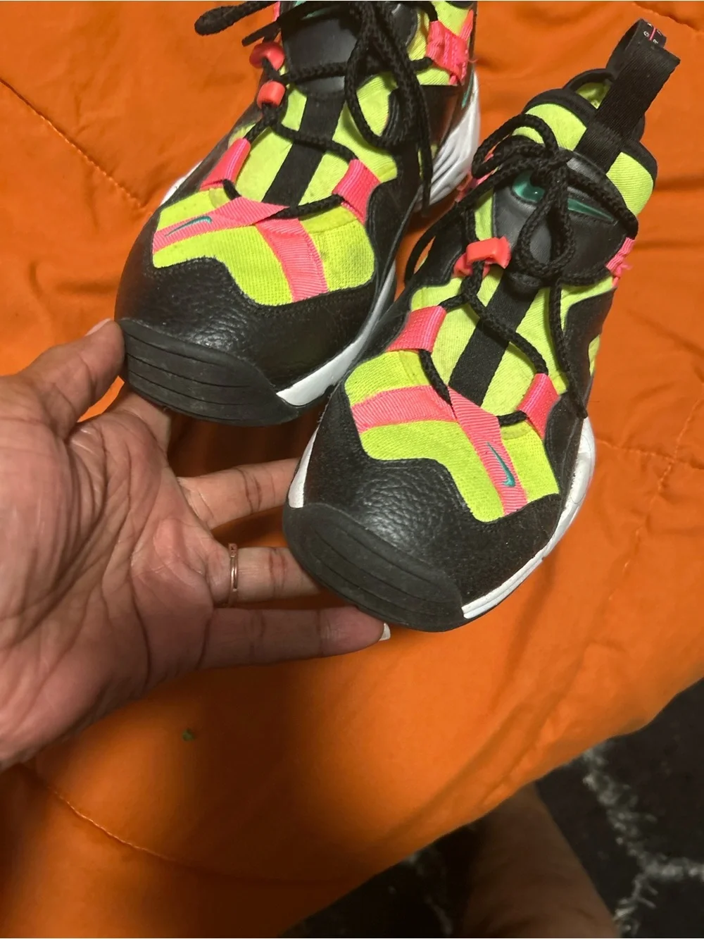 Nike men’s Neon Yellow & Pink Lace-Up Sneakers size 8.5 men’s /10 women’s